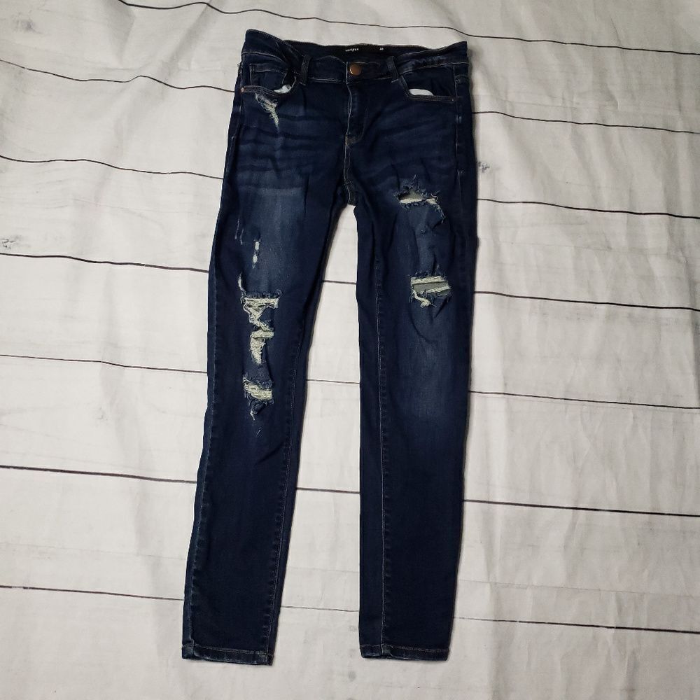 Francesca's Harper Jeans 28 destroyed skinny
